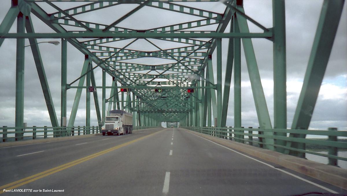 Pont LAVIOLETTE – Entre Trois-Rivières (région Mauricie) et Bécancour (région Centre-du-Québec) 