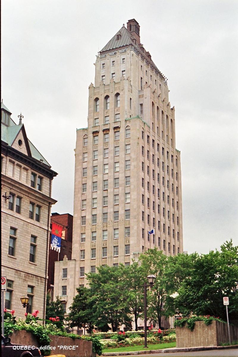 QUEBEC (Capitale-Nationale) – Edifice « Price », de style Arts-Déco, premier gratte-ciel construit à Québec (1930) 