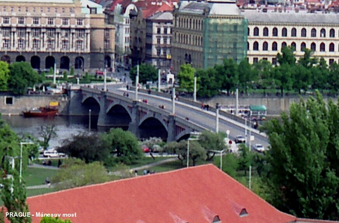 PRAGUE – Pont Mánesùv (Mánesùv most), sur la Moldau (Vltava) 