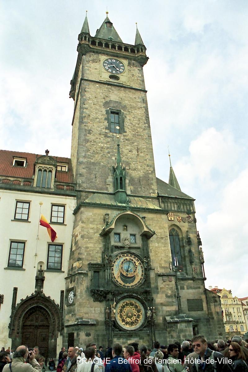 Fiche média no. 51117 PRAGUE – Beffroi de l'Hôtel-de-Ville (Staromĕstká radnice) de la Vieille-Ville, cette tour de 69m arbore une horloge astronomique du 15e siècle