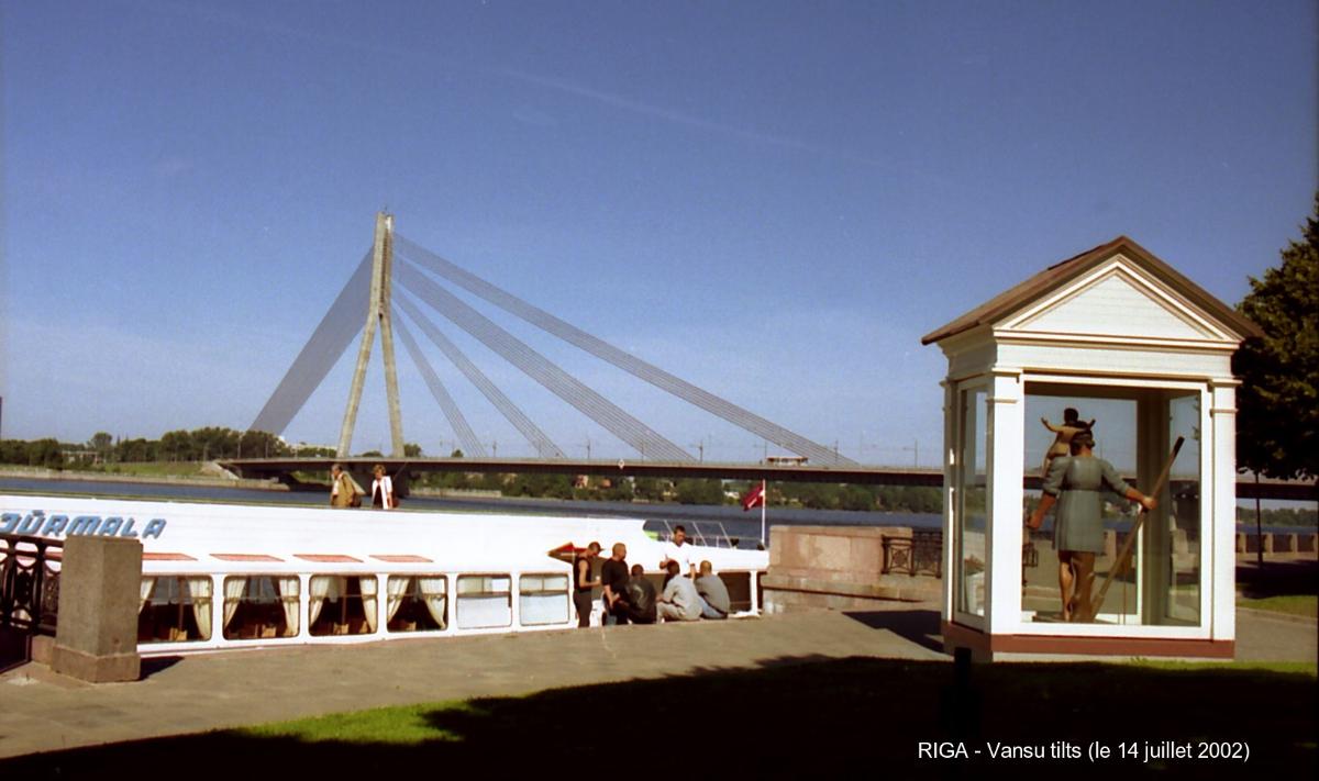 Vansu-Brücke über die Daugava in Riga 