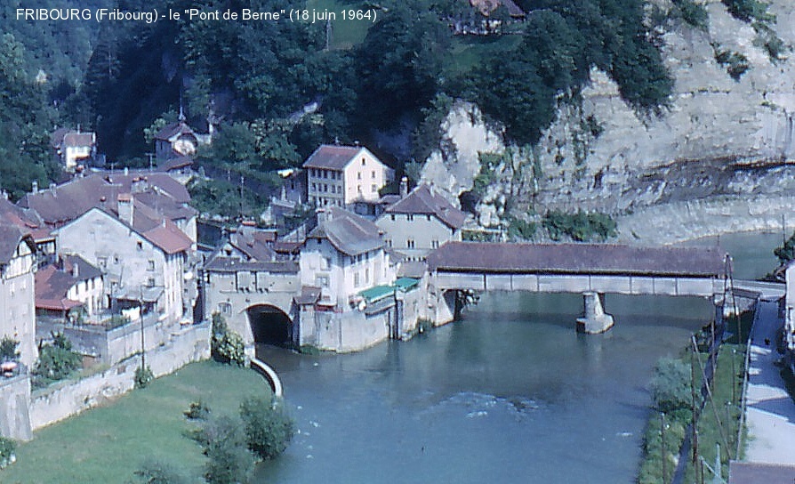 FRIBOURG (Fribourg) – Pont couvert «de Berne», sur la Sarine 