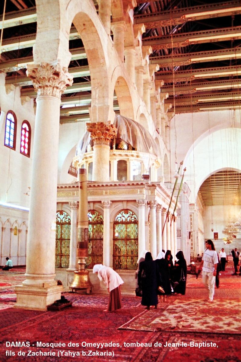 Fiche média no. 51886 DAMAS – Mosquée des Omeyyades (Djami al-Oumawi), construite au début du 8e siècle par le Calife omeyyade Al Walid, sur un emplacement dédié au culte divin depuis 9e siècle av.JC