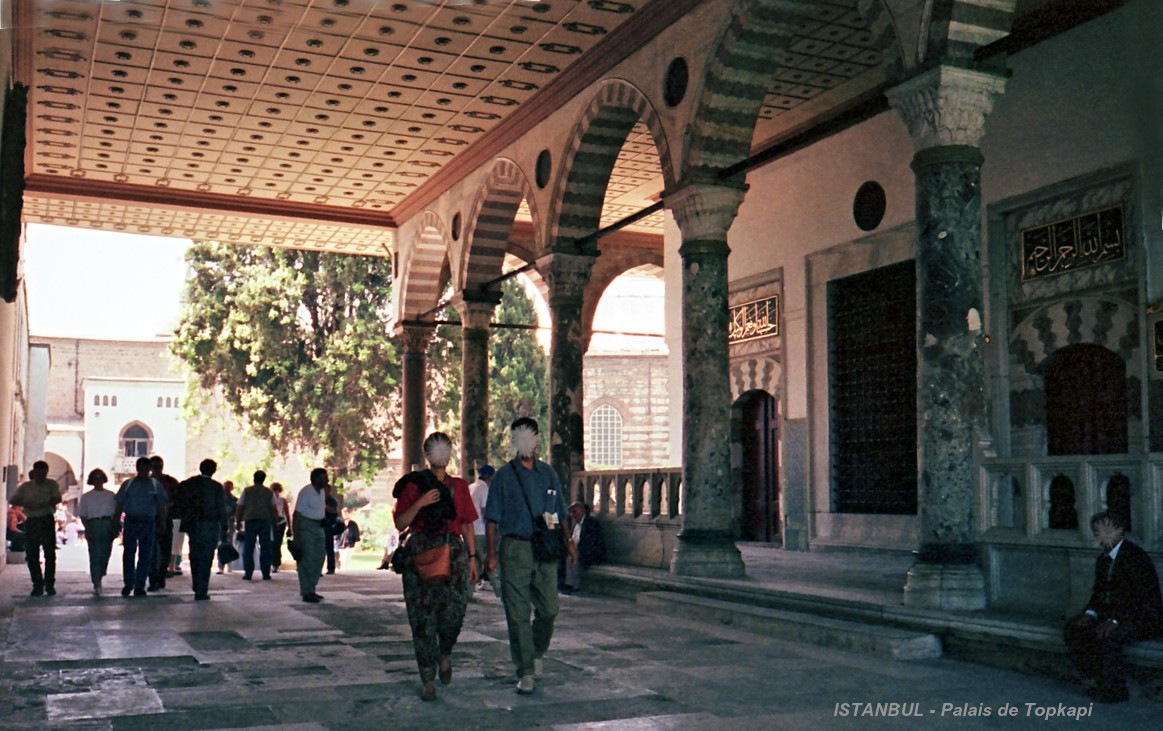 ISTANBUL – Palais de Topkapi, « Arz Odazi » salle d'audience du Sultan, le porche 