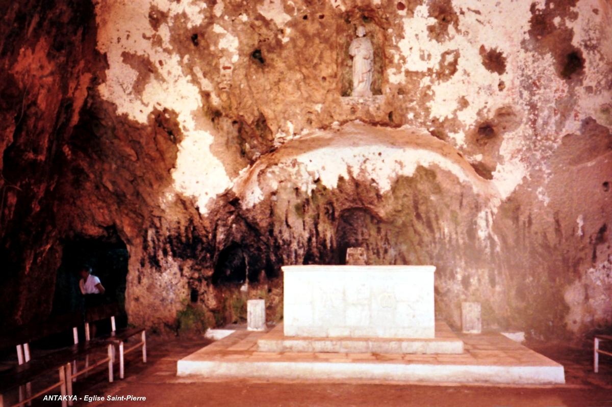 Fiche média no. 108759 ANTIOCHE-SUR-ORONTE – Eglise Saint-Pierre, construite par les Croisés aux XIIe, XIIIe, sur la grotte où les premiers chrétiens se réunissaient autour de Saint-Pierre