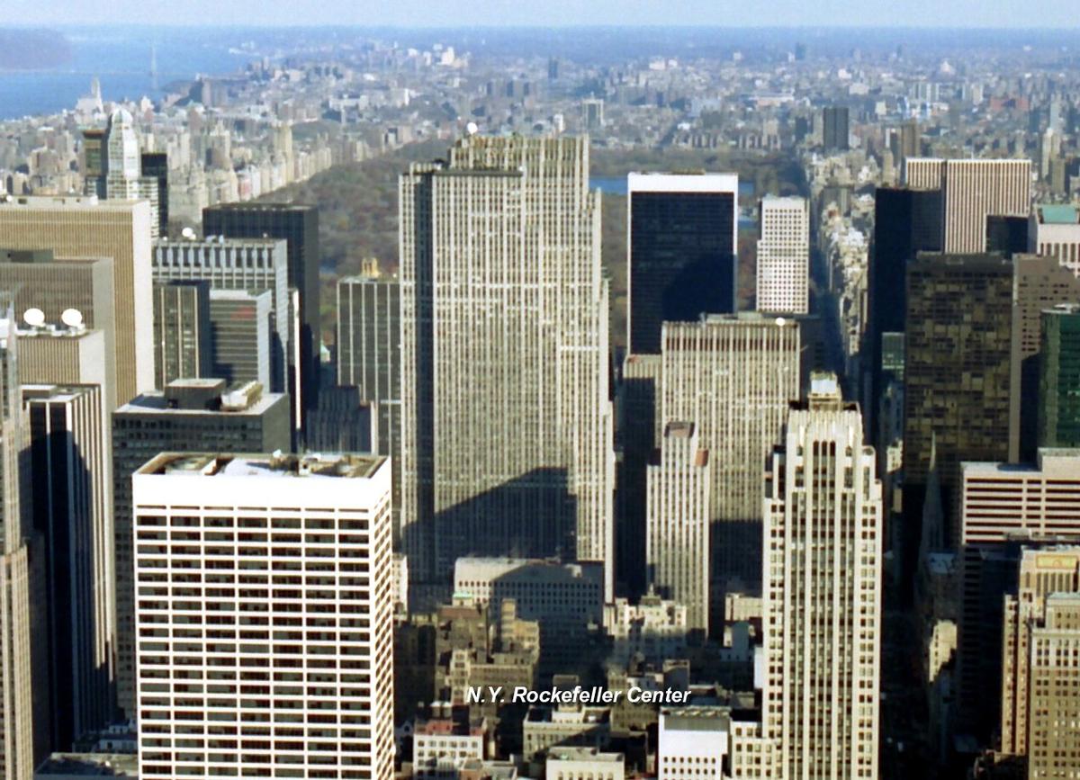 NEW YORK (New York) – Les buildings de Rockefeller Center, entre les 5e et 6e Avenues 