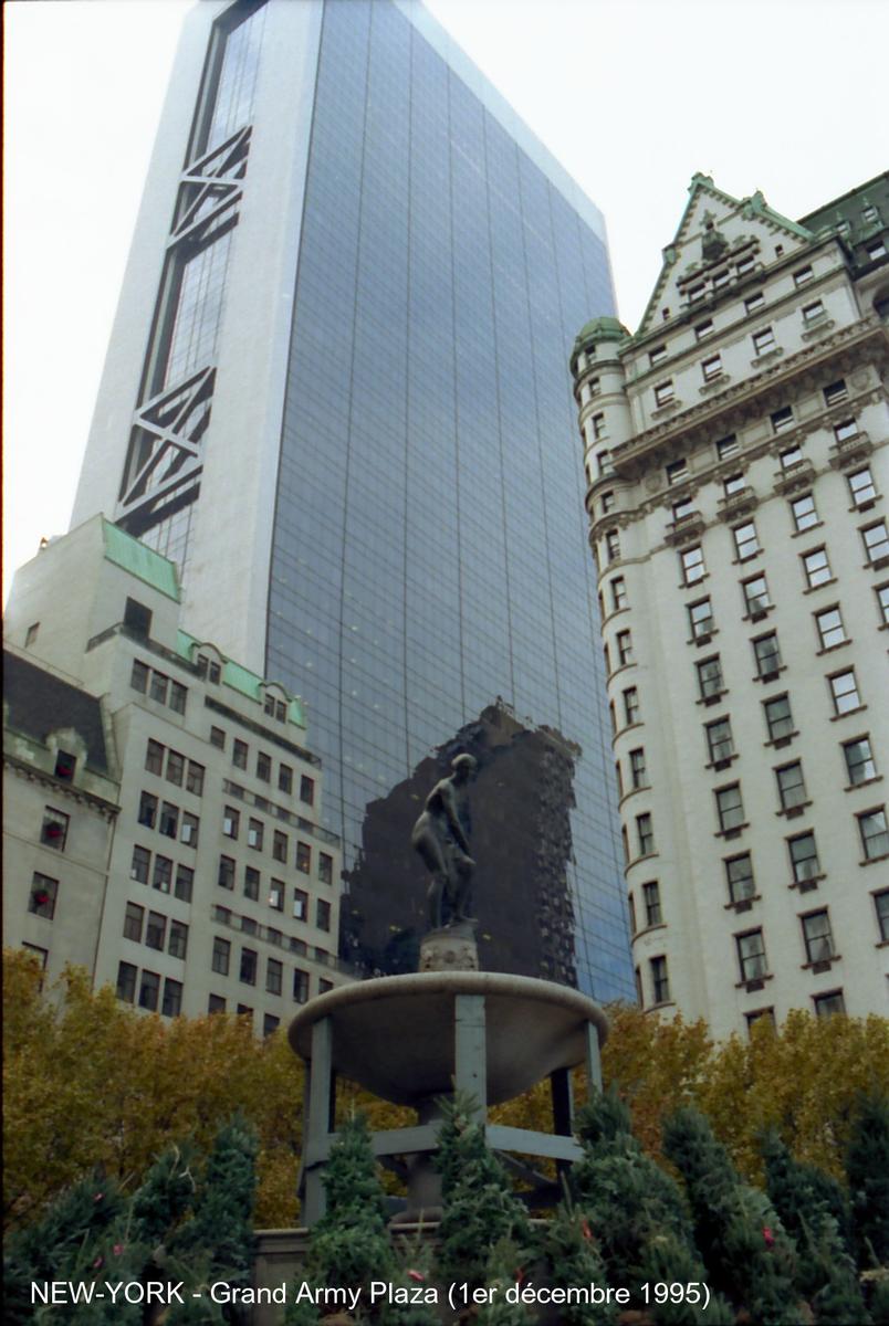Grand Army Plaza dominated by building at Solow Building (9 West 57th Street) Plaza Hotel to the right, Pulitzer Fountain in front