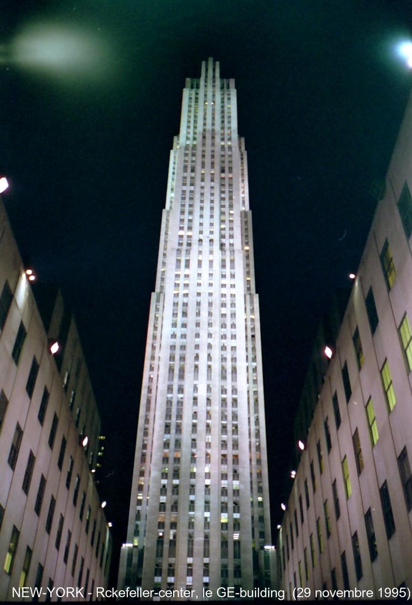 NEW-YORK - Rockefeller-center,le «Général-Electric» building 