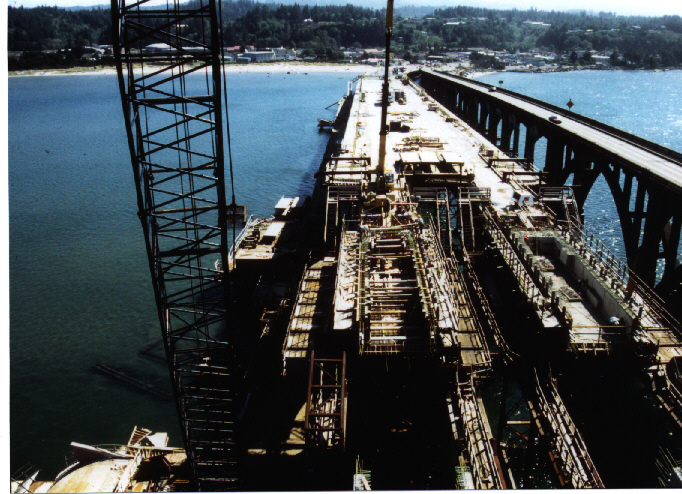 Alsea Bay Bridge Segmental cast-in-place construction of the deck of the approaches