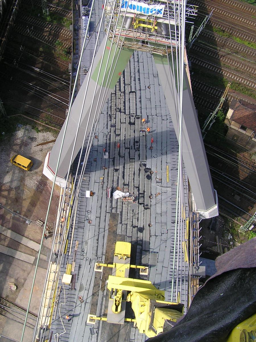 Berliner Brücke von einer 70m Arbeitsbühne 