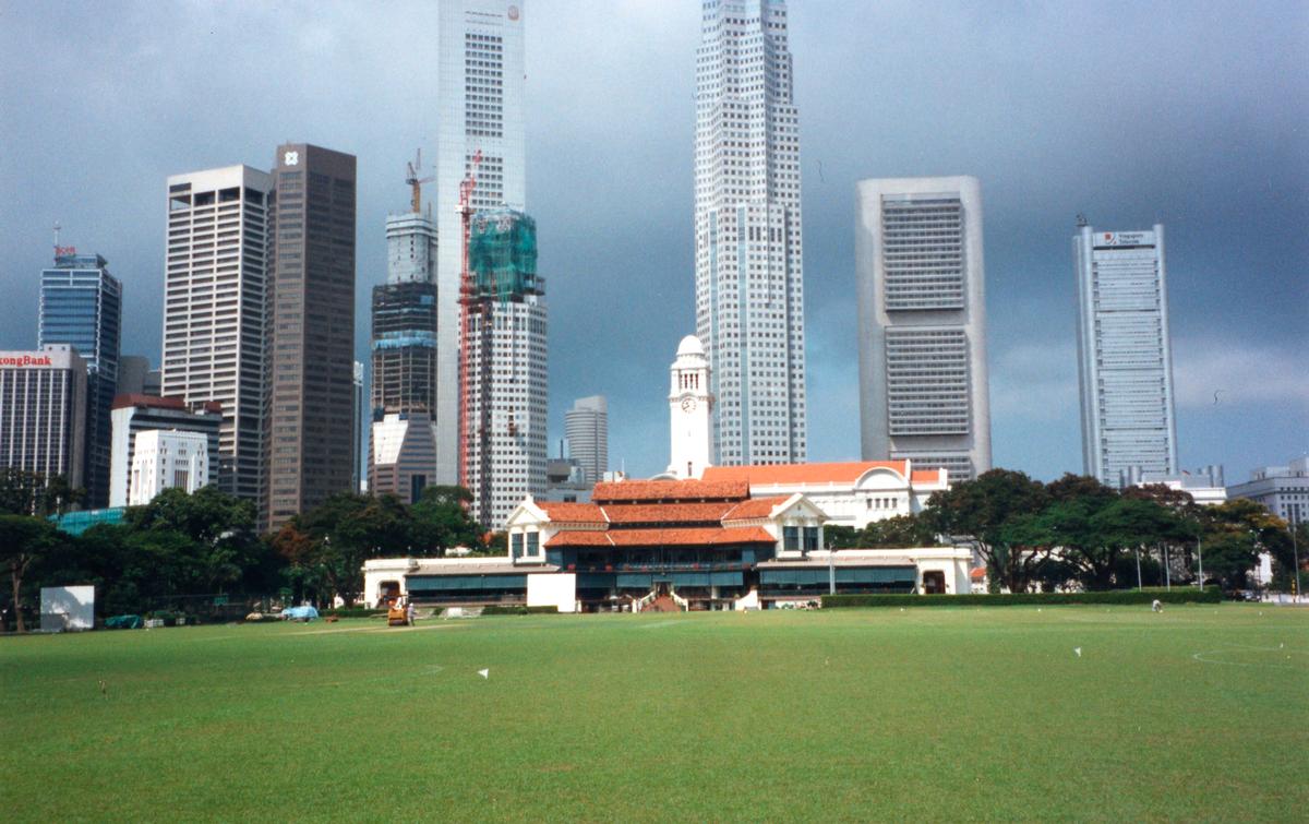 Singapore Cricket Club in front of the skyline 