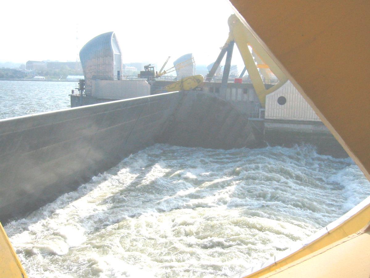 Thames Barrier61Metre Gate closed 