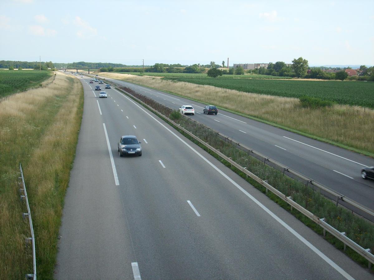 Autoroute A 35, vers le Sud (Bâle/CH) à Habsheim (68/Haut-Rhin) 