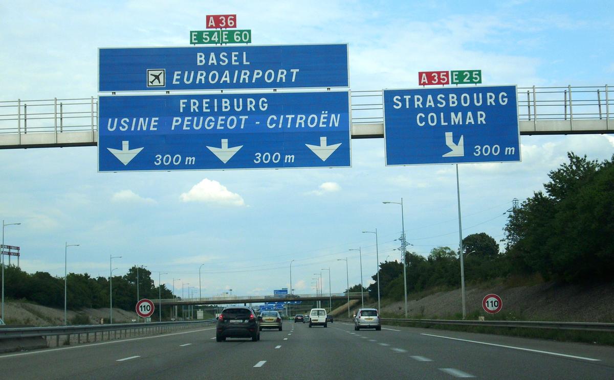 Autoroute A 36, à l'est de Mulhouse près de l'Ile Napoléon (sens de l'Ouest vers l'Est) 