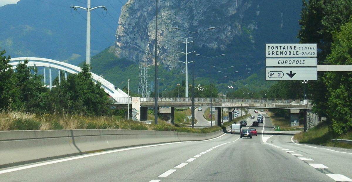 L'A 480 est une branche de l'A48 destinée à la déserte des quartiers ouest de Grenoble et à la jonction avec l'A51 