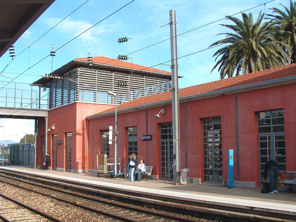 Gare SNCF d'Antibes (Alpes Maritimes / PACA) 