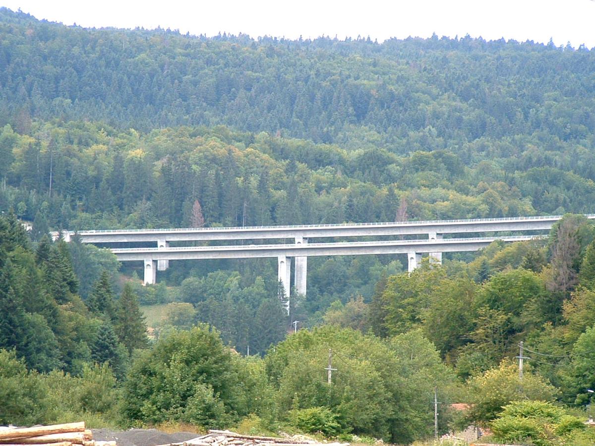 Autoroute A40 Lyon-Genève:Viaduc près du Lac de Sylans 