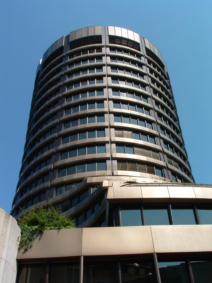 Basel (BS/CH): Banque des Règlements Internationaux. (1977, hauteur 70 m) 