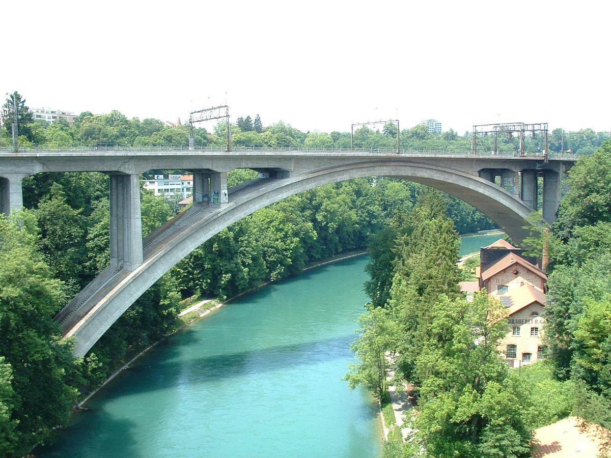 Pont de chemin de fer (CFF/SBB) sur l'Aare à Berne (Suisse) 