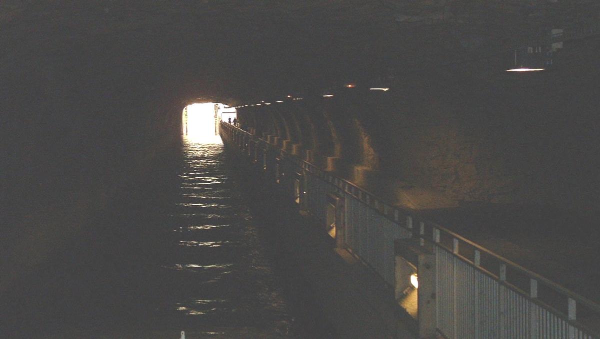 Canal tunnel below the citadel of Besançon 