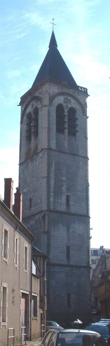 Bourges: Clocher de l'Eglise Notre-Dame à Bourges 