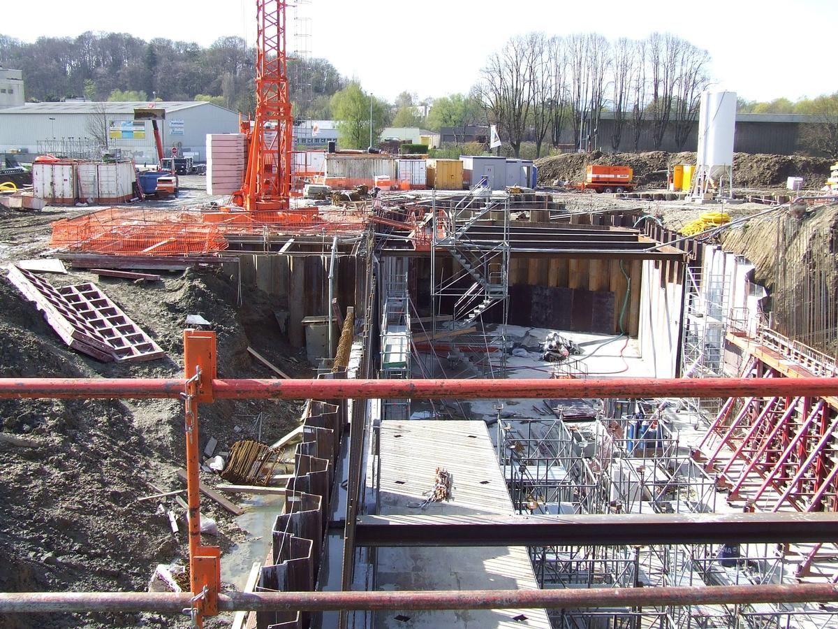 Brunstatt (68): Construction d'un passage inférieur routier sous le Canal du Rhône au Rhin. Situation des travaux au 12.04.2008 