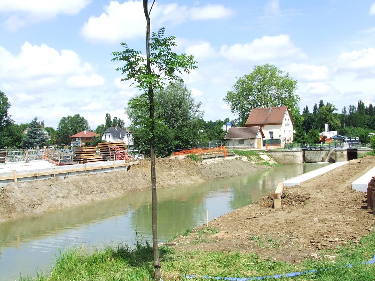 Brunstatt (68): Construction d'un passage routier sous le Canal du Rhône au Rhin. (Situation des travaux au 31.05.2008) 