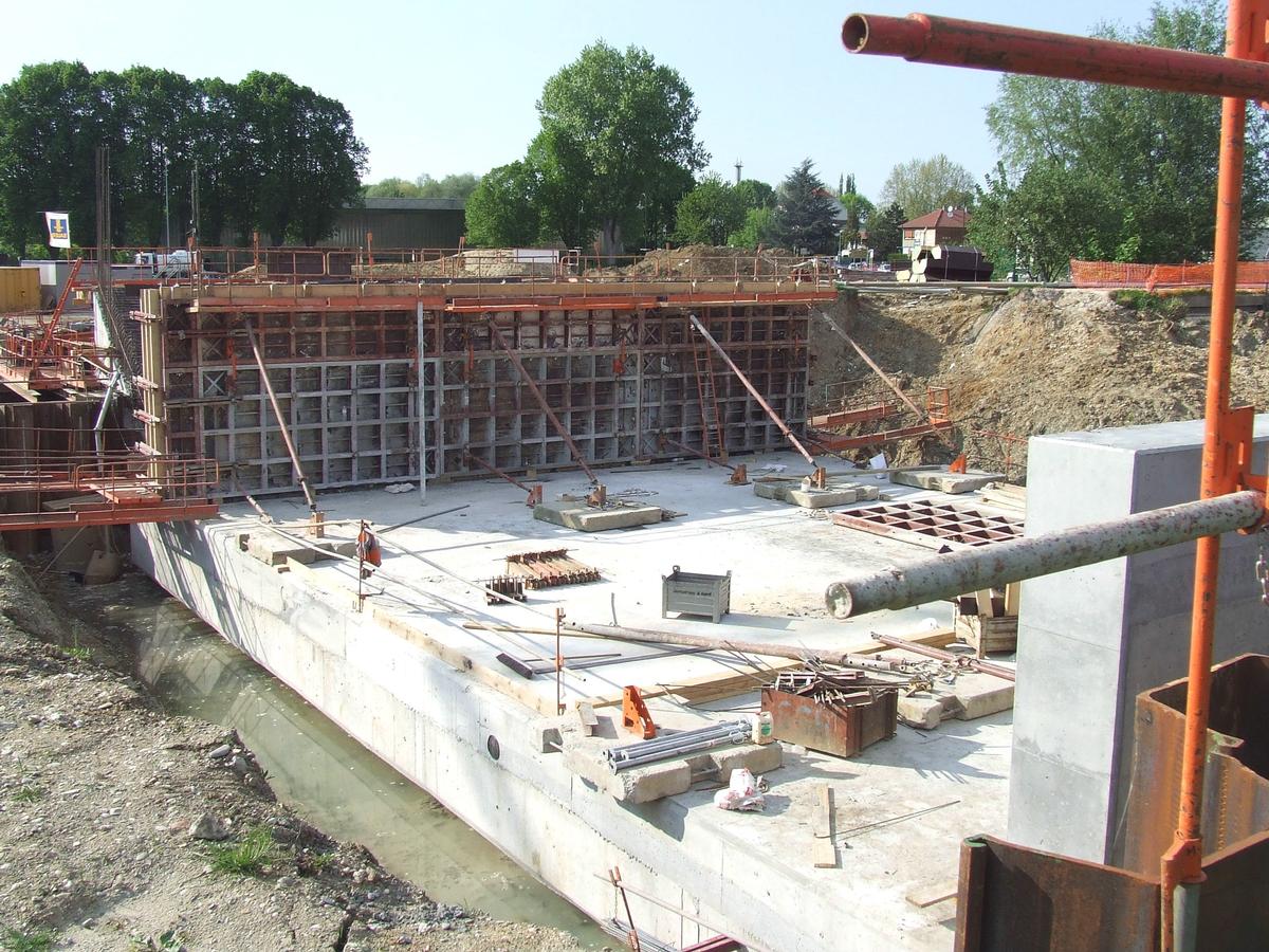 Brunstatt(68-Alsace) Construction d'un passage routier sous le Canal du Rhône au Rhin. Situation des travaux au 07.05.2008