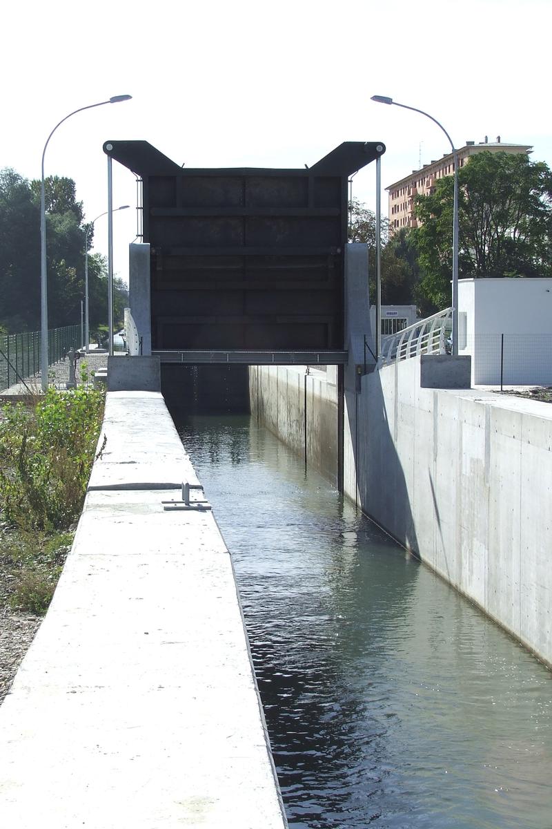 Section du Canal du Rhône au Rhin à Mulhouse, entre l'ancienne et la nouvelle écluse n° 41 