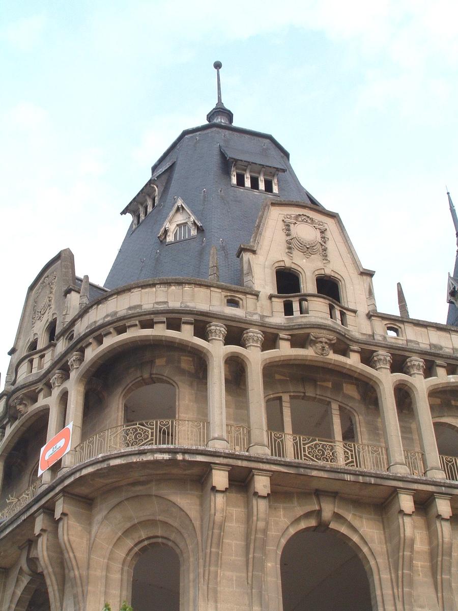 Fiche média no. 68828 Chartres: La nouvelle Médiathèque (rénovation et adaptation de l'ancienne Poste Principale construite en 1927 selon les plans de Raoul Brandon - Etat des travaux mi-mai 2006)
