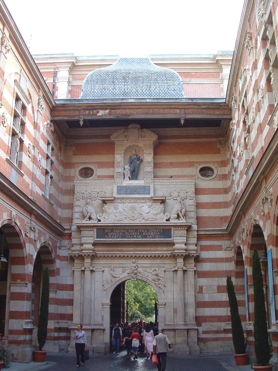 Capitôle, Toulouse. Innenhof 
