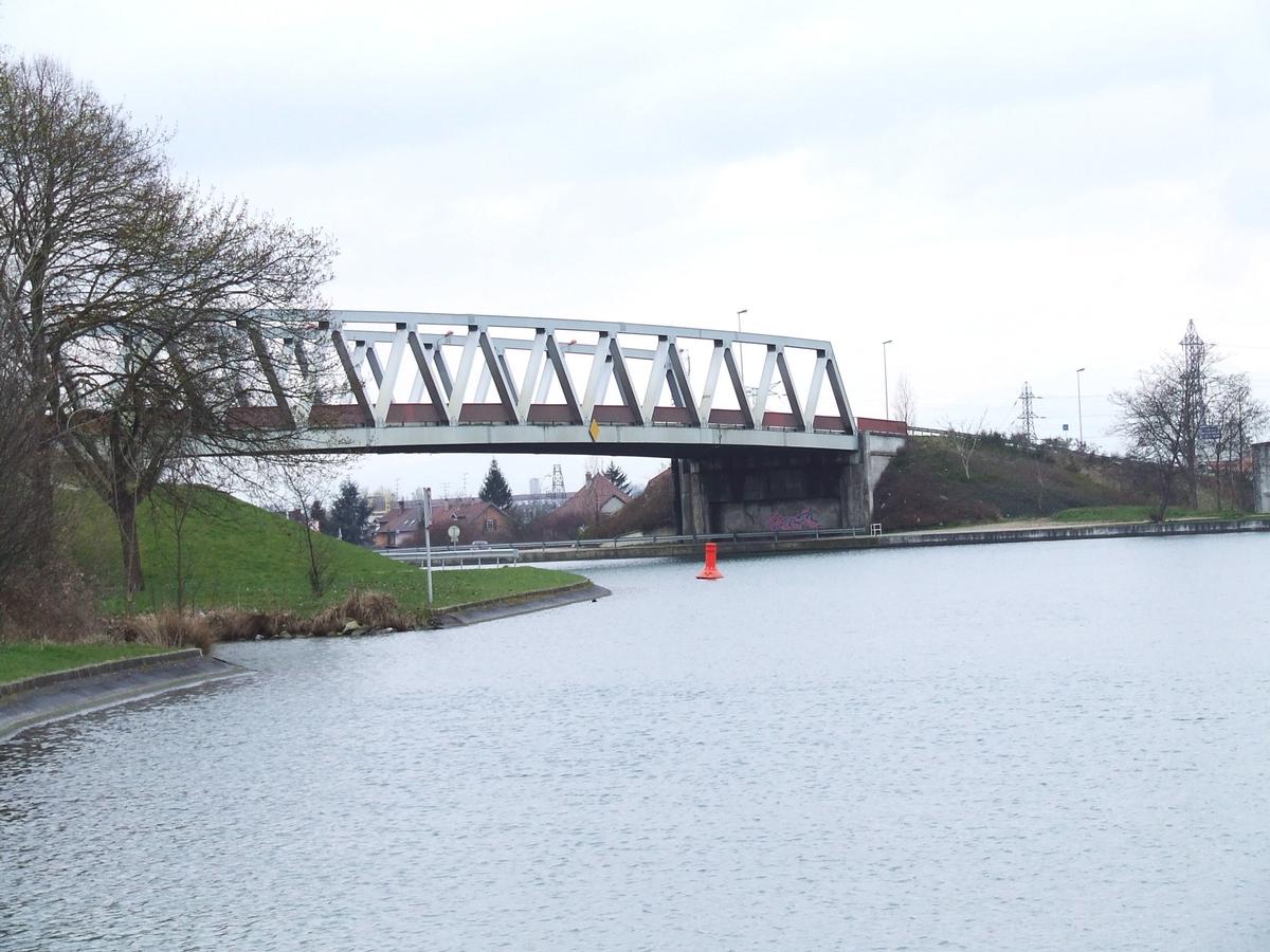 Brücke im Zuge der D 201 über den Rhone-Rhein-Kanal in Illzach 