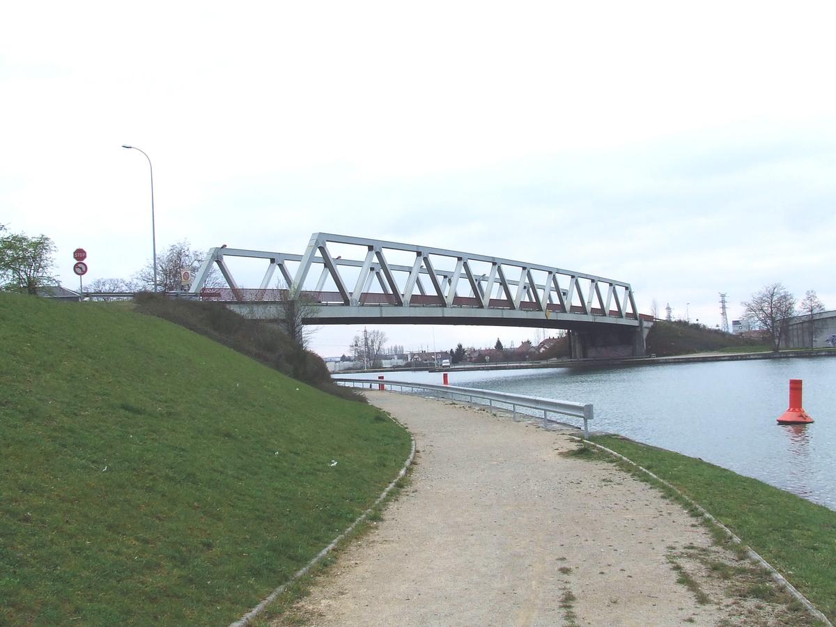 Brücke im Zuge der D 201 über den Rhone-Rhein-Kanal in Illzach 