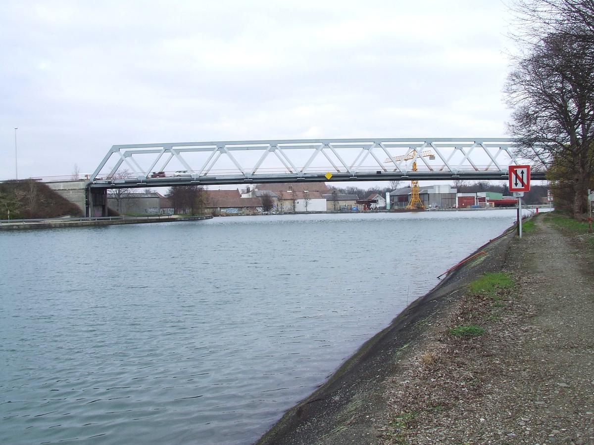 Illzach (68/Haut-Rhin/Alsace): Pont de la D 201 sur le Canal du Rhône au Rhin 