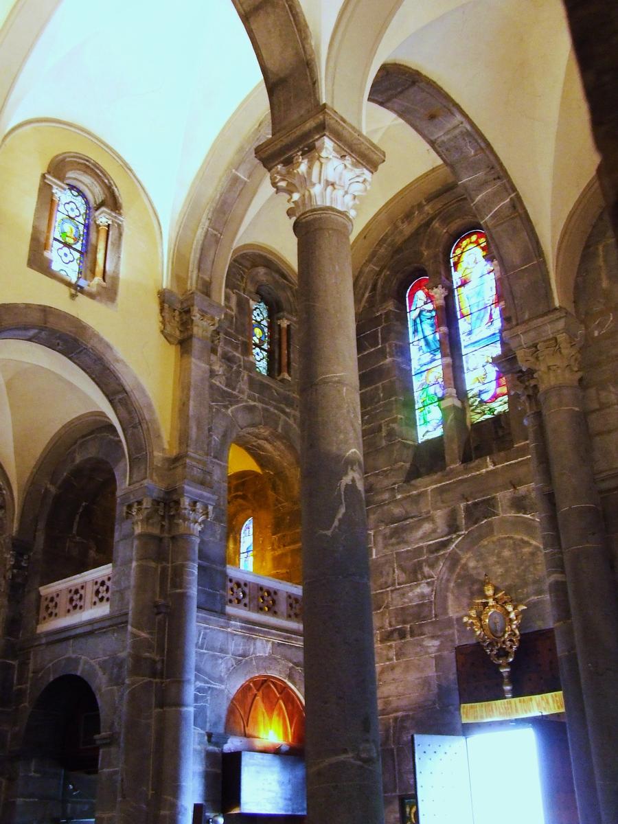 Vues intérieures de Notre-Dame de la Salette à La Salette dans l'Isère (38) 