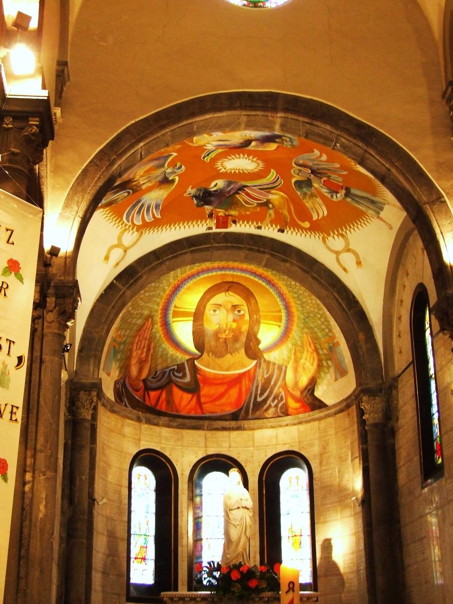 Vues intérieures de Notre-Dame de la Salette à La Salette dans l'Isère (38) 