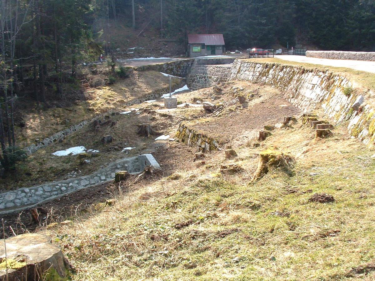 Retenue-barrage du Lac Vert dans les Vosges. (Département du Haut-Rhin - Alsace) Retenue-barrage du Lac Vert dans les Vosges. (Département du Haut-Rhin - Alsace)