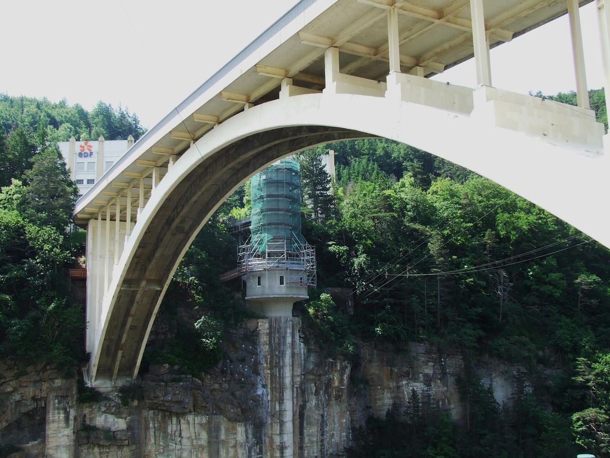 Le Pont du Sautet au-dessus du Drac (38-Isère) 