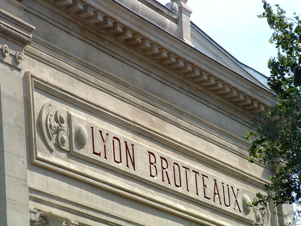 Lyon: L'ancienne gare SNCF de Lyon-Brotteaux. (Elle est remplacée par la gare de Lyon Part-Dieu) 