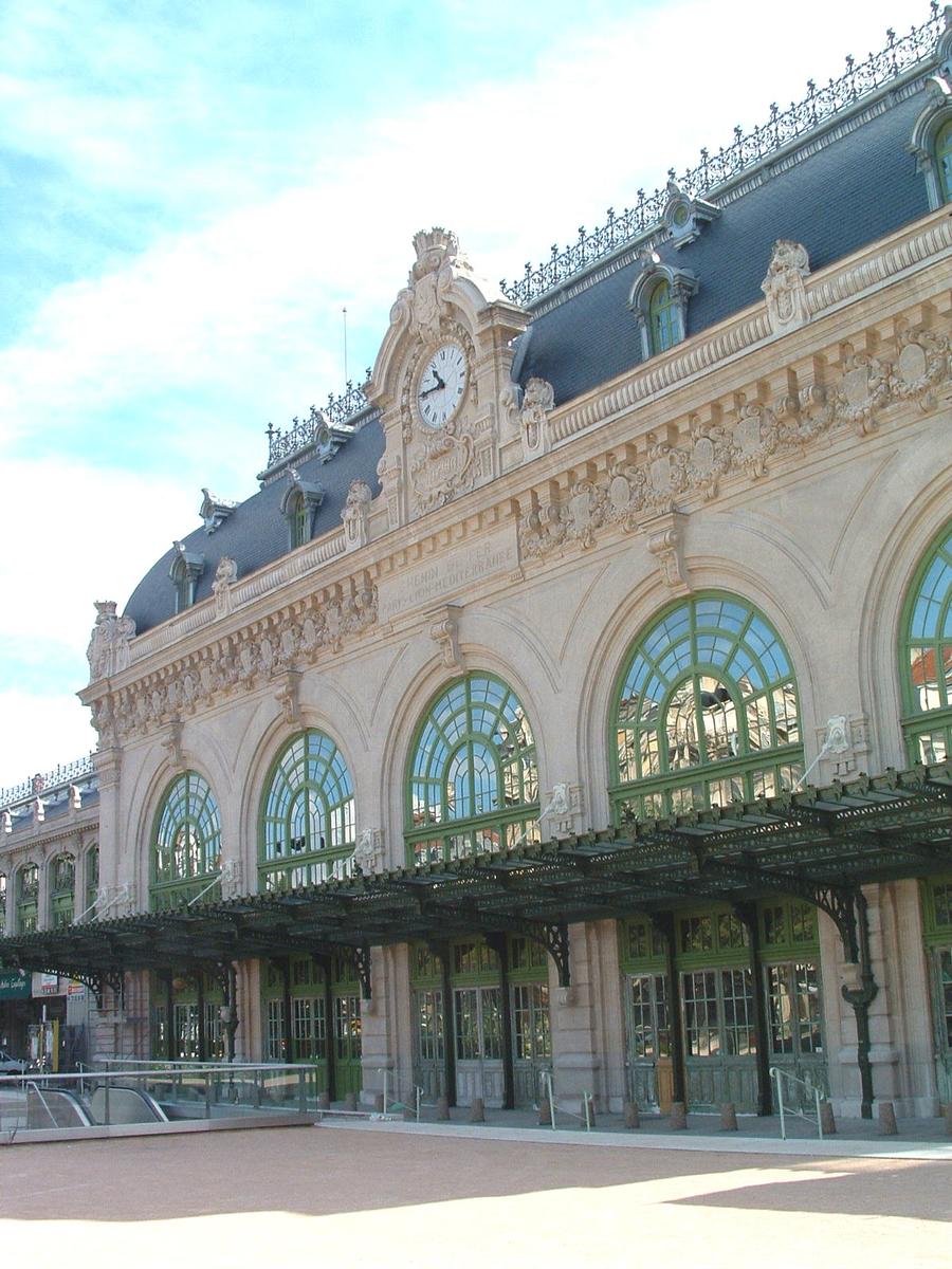 Lyon: L'ancienne gare SNCF de Lyon-Brotteaux. (Elle est remplacée par la gare de Lyon Part-Dieu) 