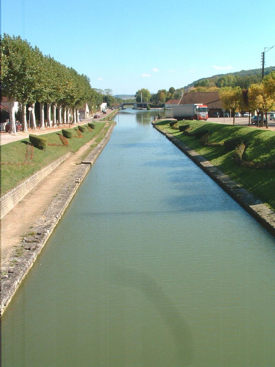 Le canal de Bourgogne à Montbard (21). (1828-1833) 