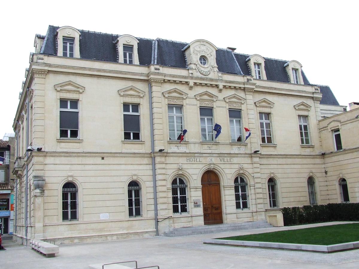 Montélimar - Hôtel de ville 