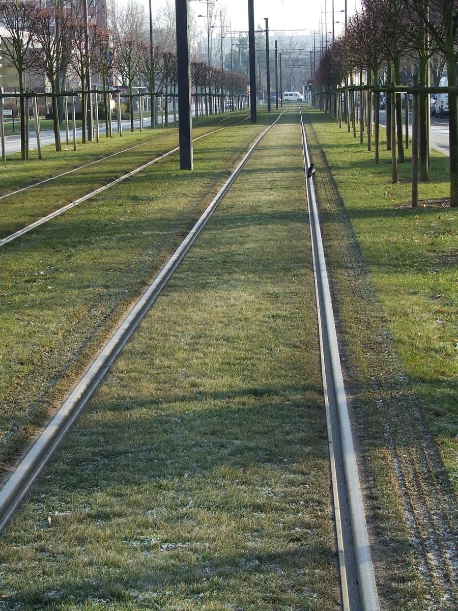 Mulhouse, ligne du tram Nord-Sud, bld de la Marseillaise 