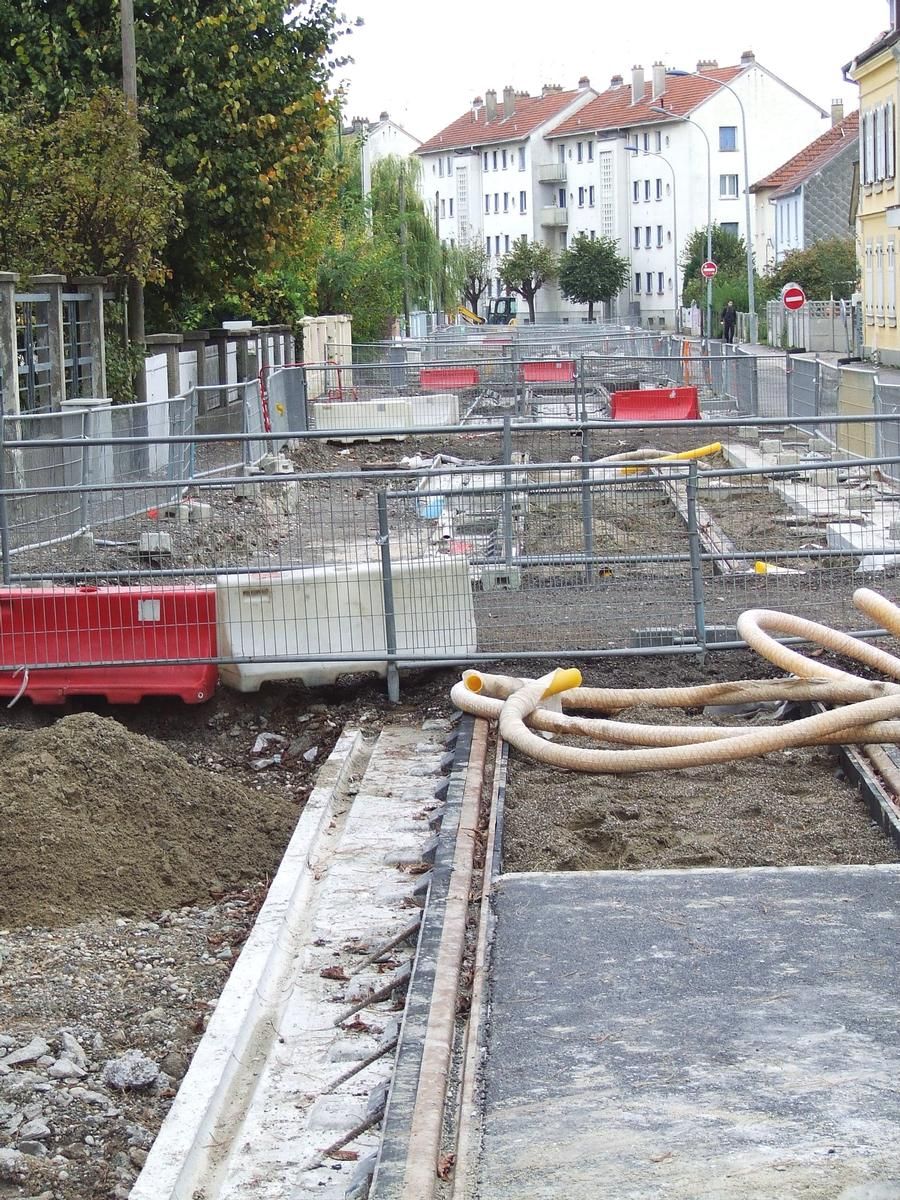 Mulhouse: Tram-train, travaux de prolongement de la ligne Nord-Sud dans le quartier de Bourtzwiller. Situation des travaux au 26.10.2008 