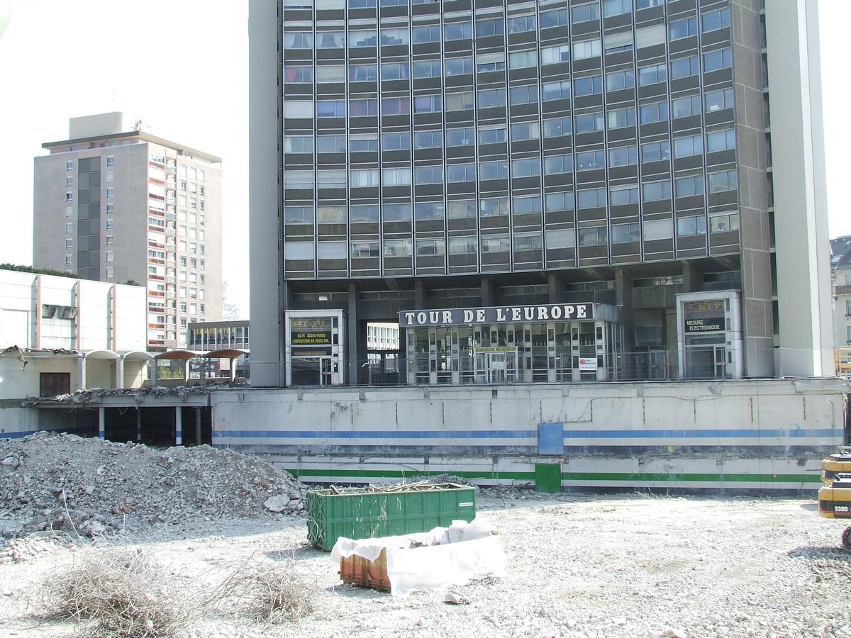 Fiche média no. 115934 Mulhouse: Rénovation de la «Porte Jeune» - Construction d'un complexe commercial. (1ère phase des travaux: démolition de la Place de l'Europe et des parkings souterrains.Situation au 05.04.2007)