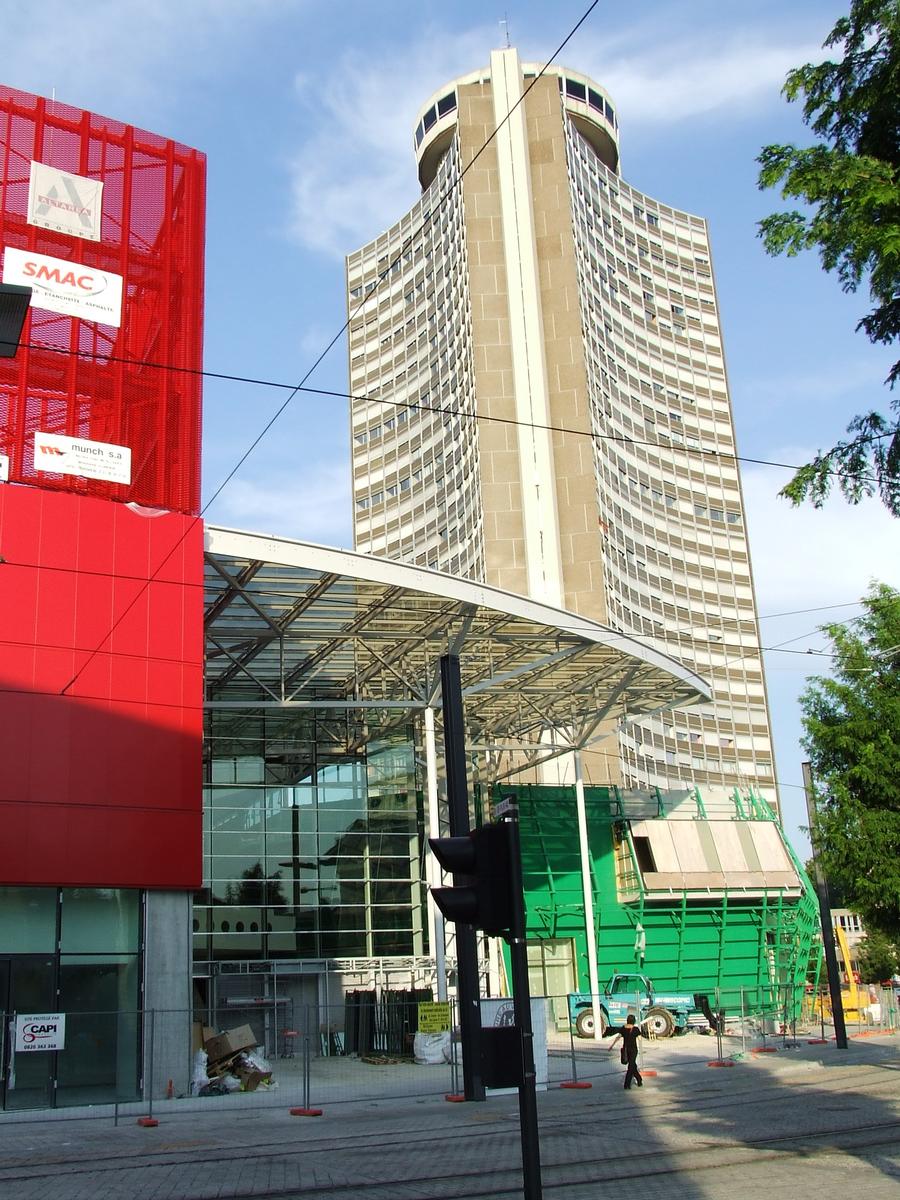 Mulhouse: Rénovation de la «Porte Jeune» Construction d'un important complexe commercial au centre ville. Situation des travaux au 31.08.2008