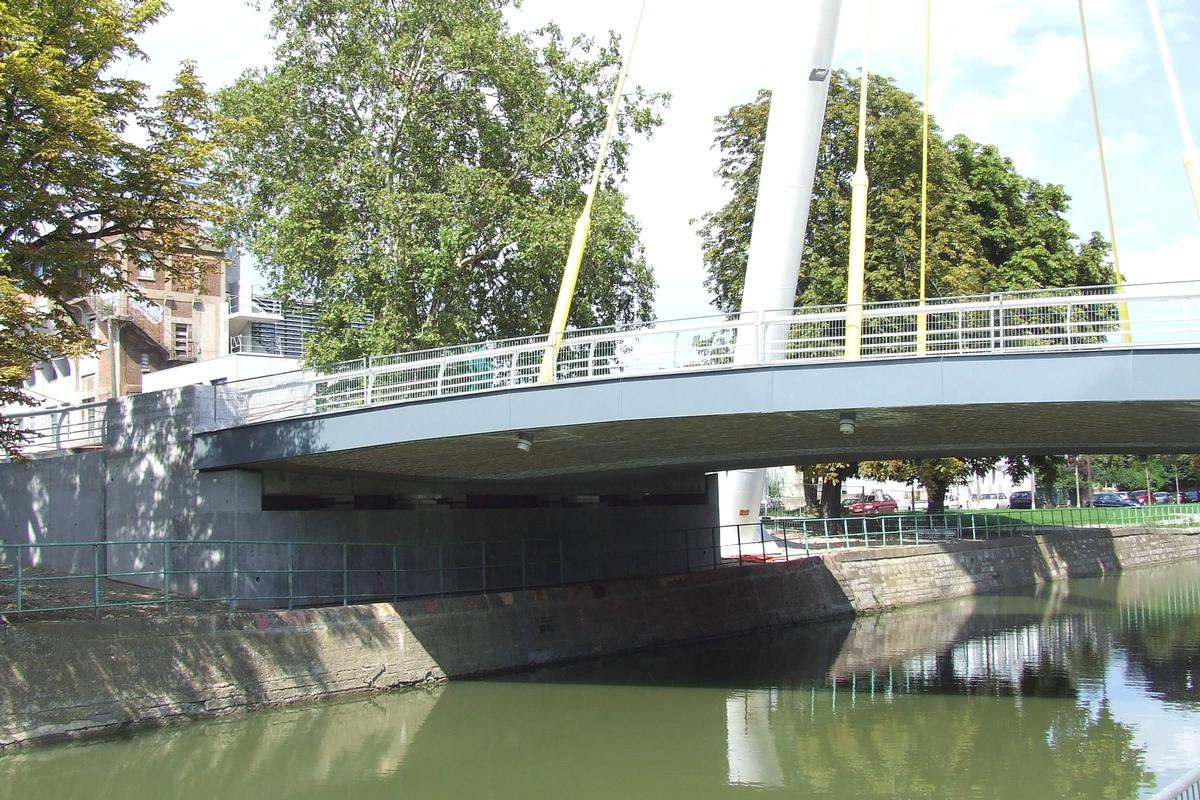 Mulhouse: Pont de la Fonderie au-dessus du Canal du Rhône au Rhin.(Pont en construction: état des travaux au 19.08.2006) 