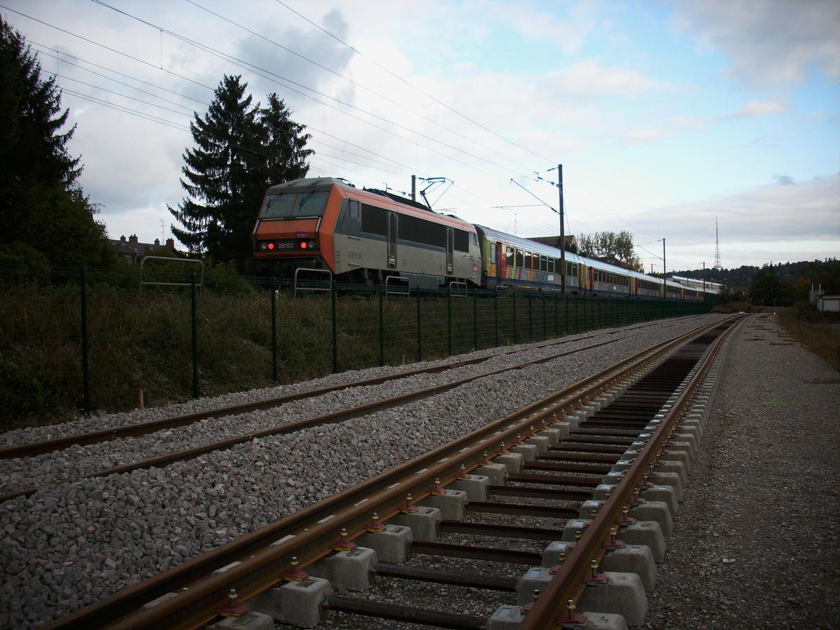 Fiche média no. 154508 Mulhouse : Construction de la ligne Mulhouse-Thann du Tram-train entre les quartiers Zu-Rhein et Daguerre. Vue en direction du centre-ville de Mulhouse