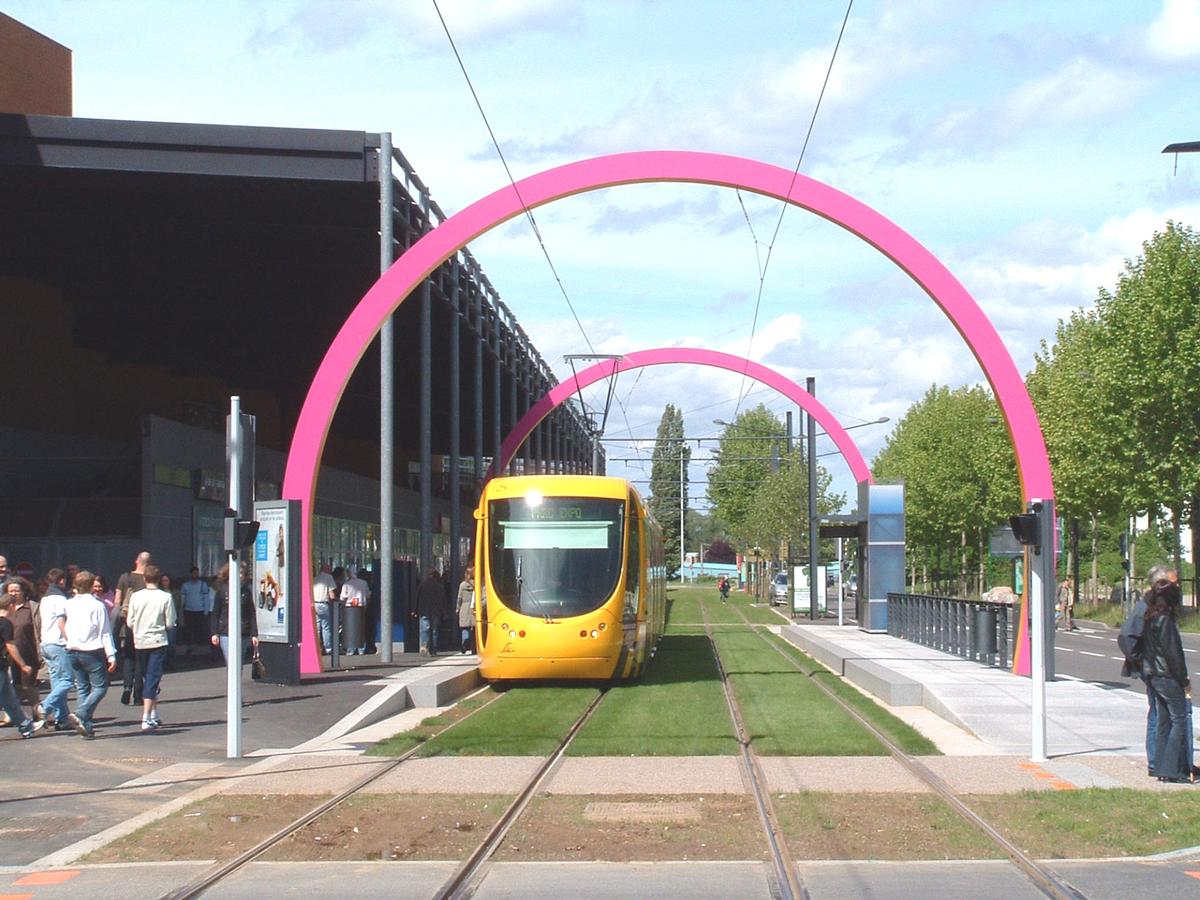 TramTrain East-West Line, Mulhouse: Station «Nouveau Bassin» 