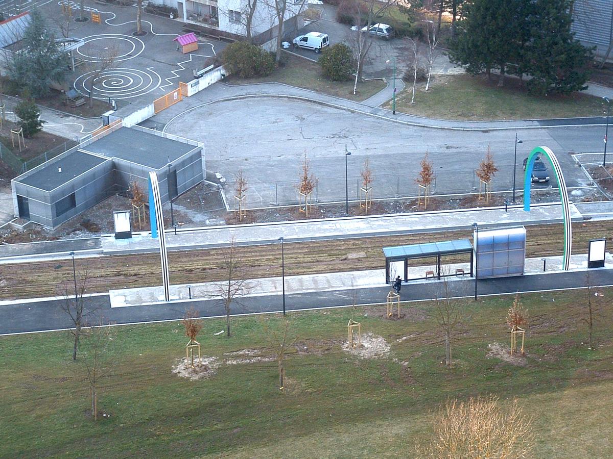 Mulhouse: Station du tramway (Tram-train) «Les Côteaux» en cours de construction en mars 2006 